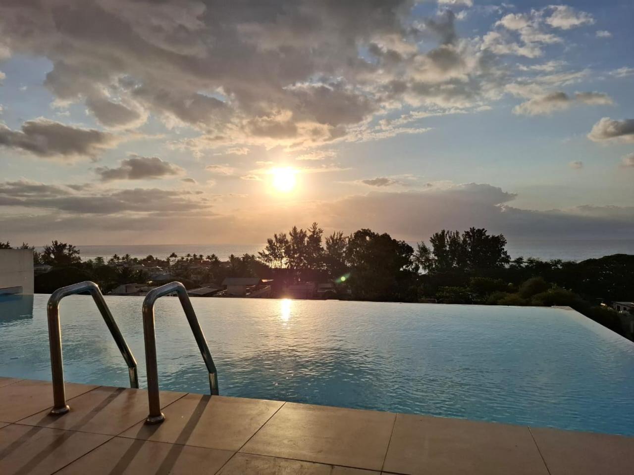 Apartment House With Pool Flic en Flac